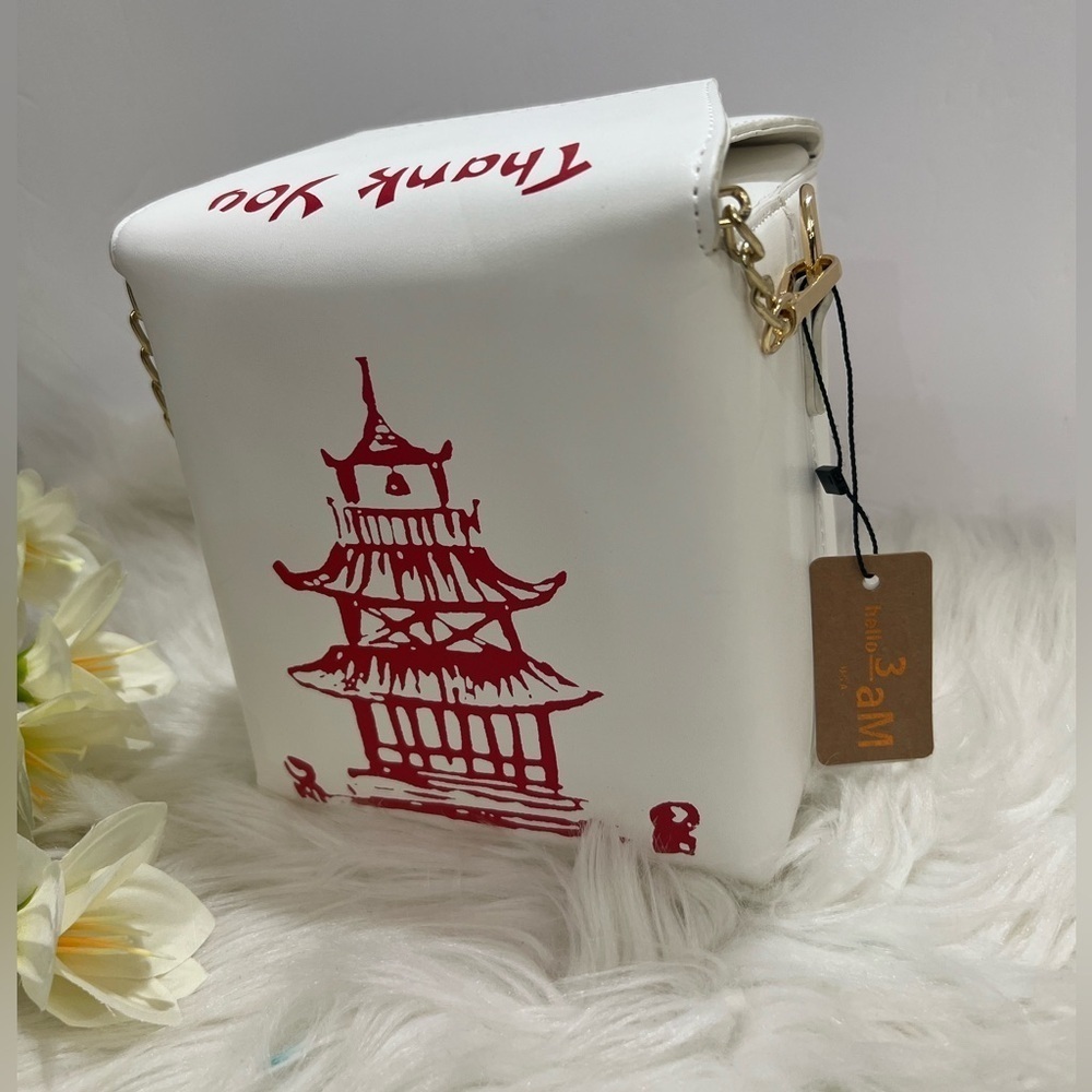 š„”White and Red Graphic Women's Bagš„” - Picture 7 of 10